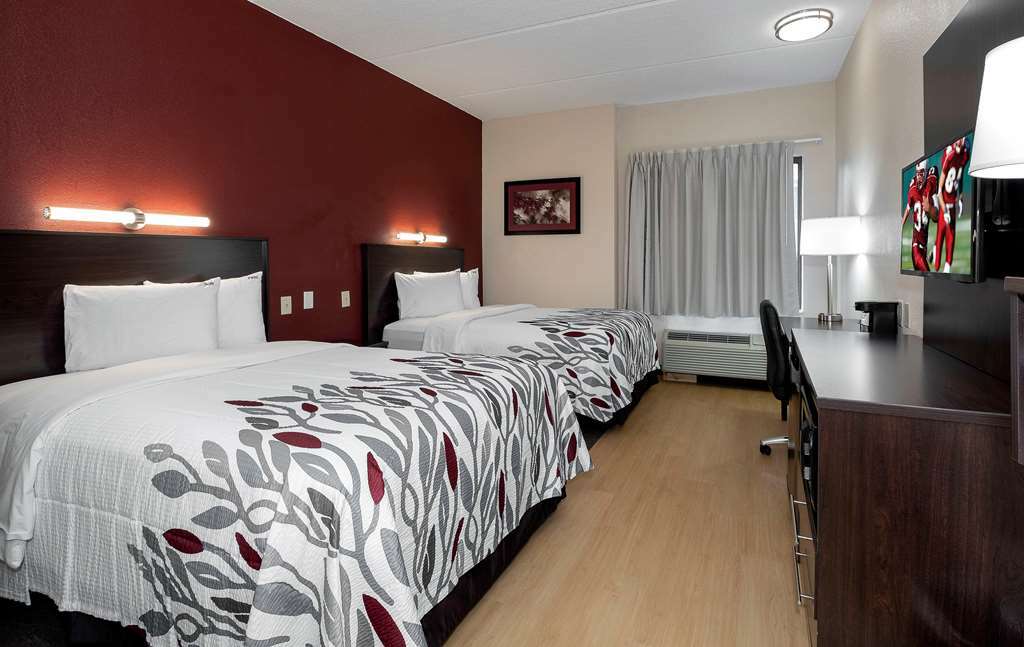 Red Roof Inn Plus Raleigh Downtown Ncsu Conv Center Room photo