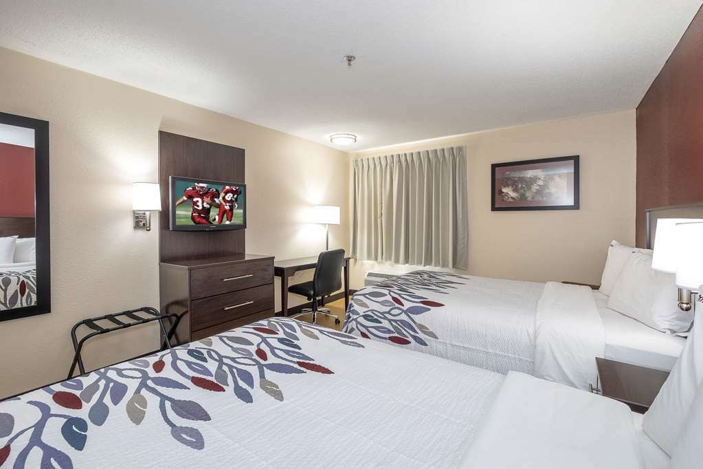 Red Roof Inn Plus Raleigh Downtown Ncsu Conv Center Room photo